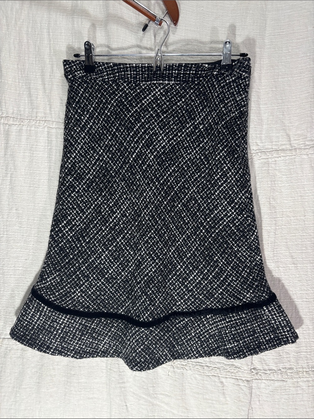 VTG GAP Black & White Tweed Wool Blend Flounce Skirt Velvet Trim Size 2